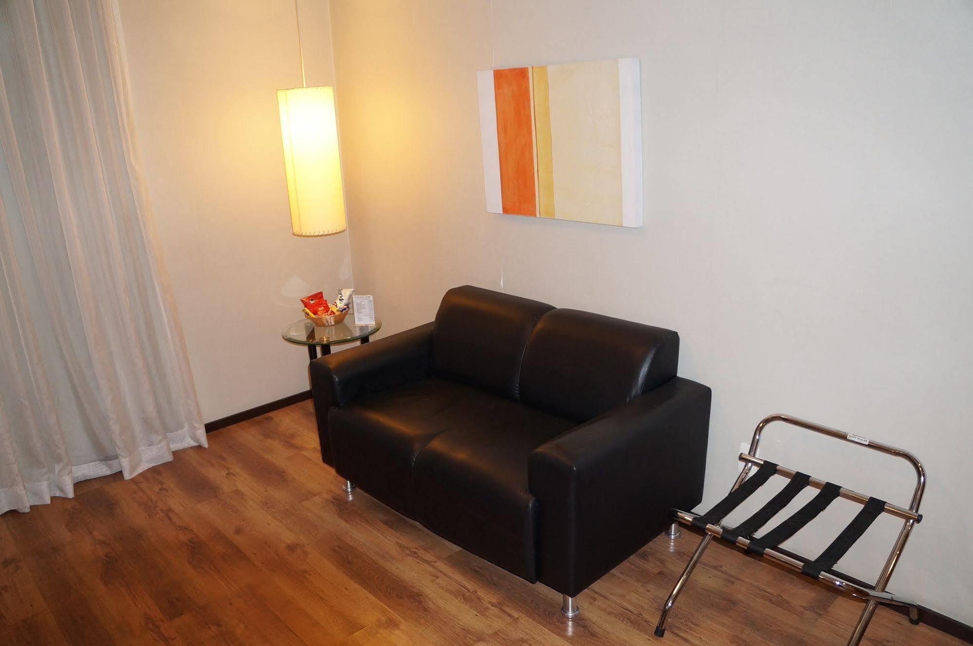 Travel Inn Osasco Eksteriør billede
